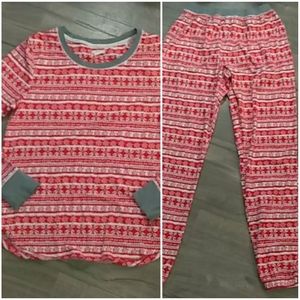 Layla,women’s two piece of pajamas Christmas print.Size small.
